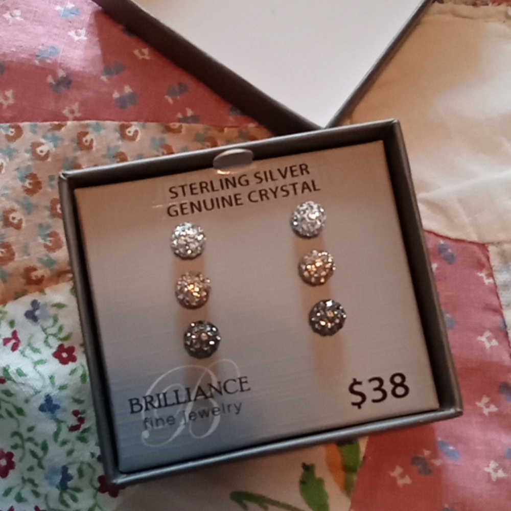 New earrings set